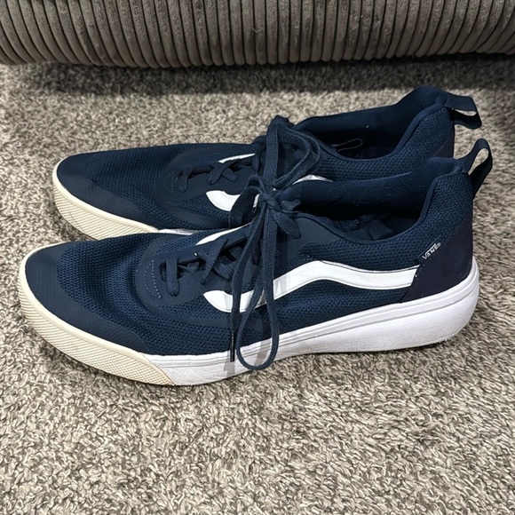 Men’s Vans Ultrarange Sneakers - Picture 2 of 6